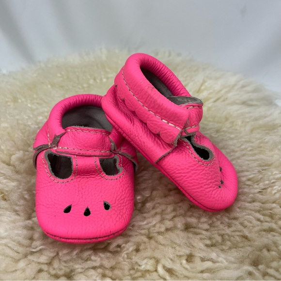Freshly Picked Soft Sole Leather Moccasins Mocs Pink Baby Size 2 Mary Jane - Picture 4 of 11